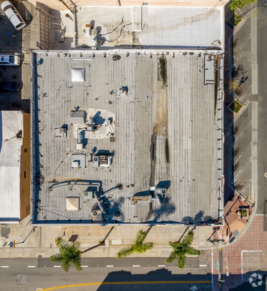 More Photos Of 302 W 4th St, Santa Ana Storefront Retail Office For Sale