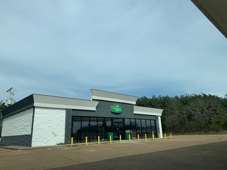 More Photos Of 16585 Highway 310 E, Como Convenience Store For Sale