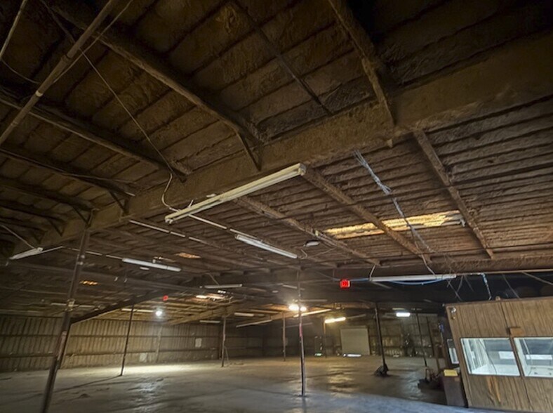 More Photos Of 479 Zoo Pky, Jacksonville Warehouse For Lease