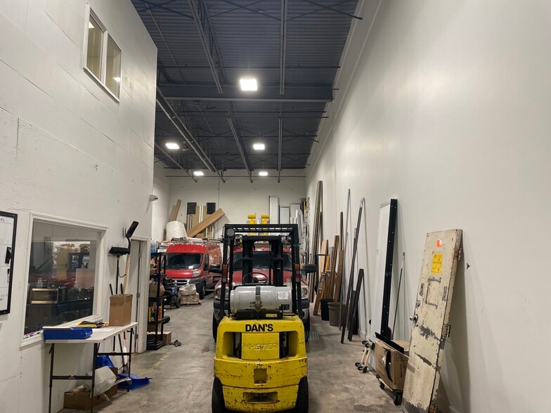 More Photos Of 9465 189th St, Surrey Light Manufacturing For Sale