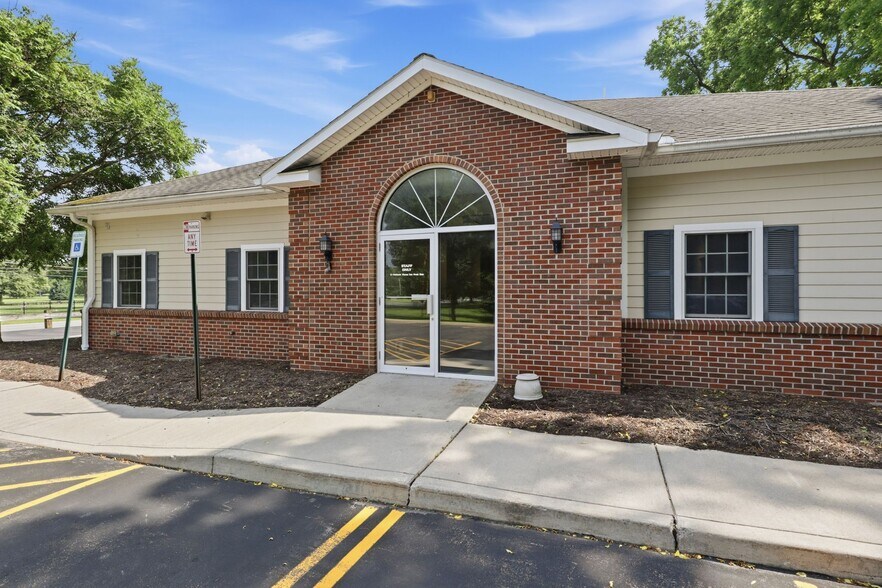 More Photos Of 271 Marsh Rd, Pittsford Office For Lease