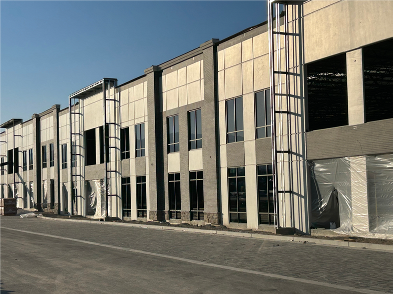 More Photos Of 2656 Reagan Pk ln, Bluffdale Light Distribution For Lease