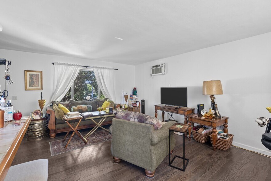 More Photos Of 7614 Mason Ave, Winnetka Multifamily For Sale