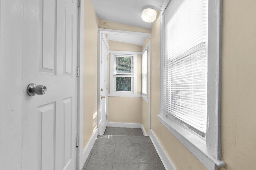 More Photos Of 122 Derby Ave, New Haven Apartments For Sale