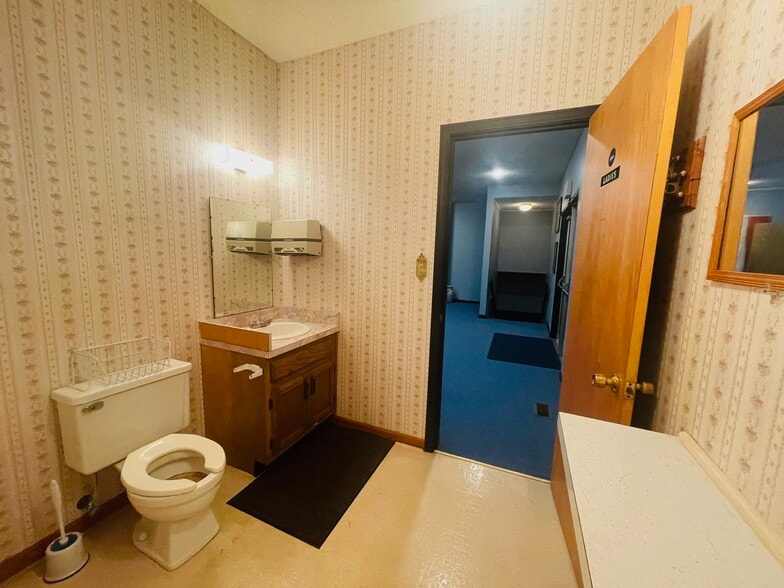 More Photos Of 210 Home Ave, Churubusco Office Residential For Sale