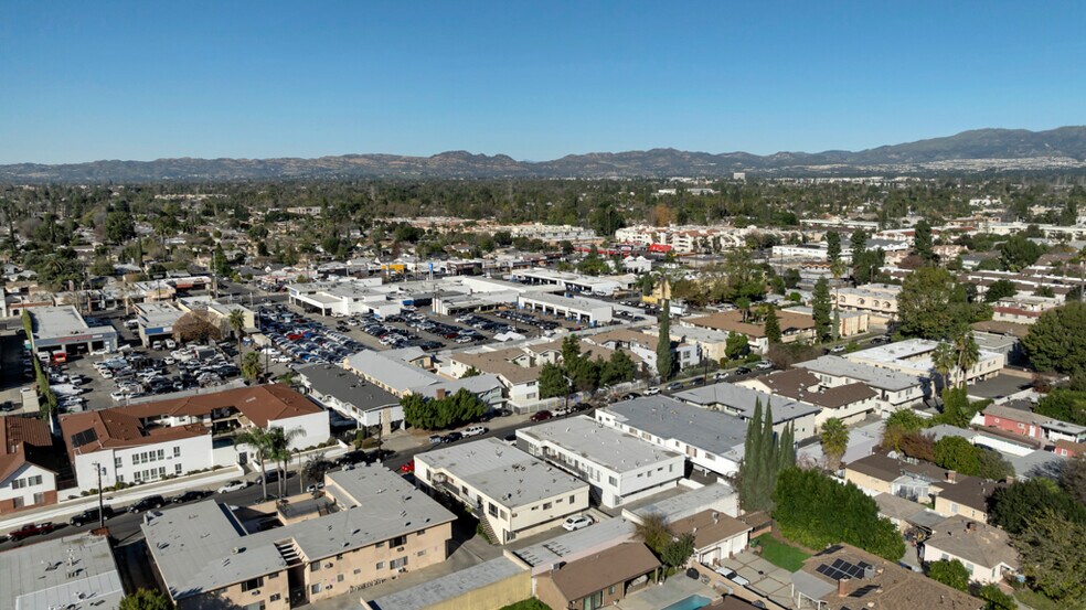 More Photos Of 7454 Canby Ave, Reseda Apartments For Sale