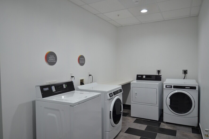 More Photos Of 123 W Maine Ave, Enid Hotel For Sale