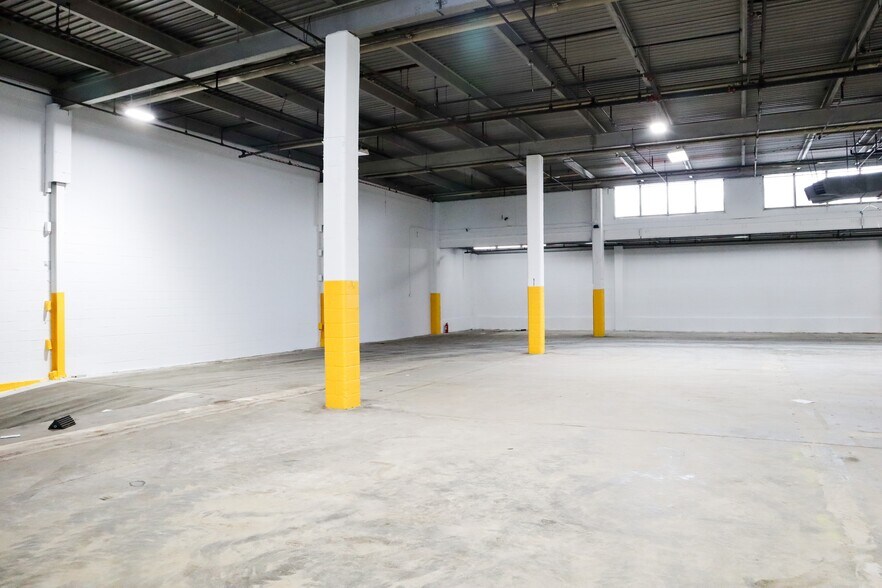 More Photos Of 61-26 Maurice Ave, Maspeth Warehouse For Lease