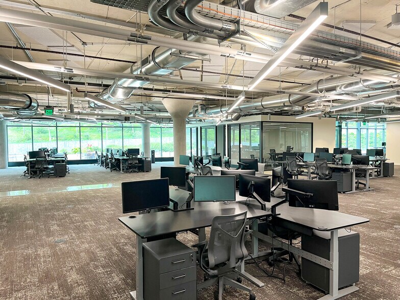 More Photos Of 910 John St, Columbus Office For Lease