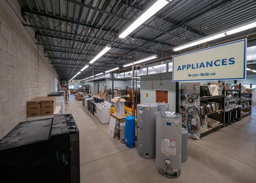 More Photos Of 2555 Bethel Rd, Columbus Freestanding For Lease