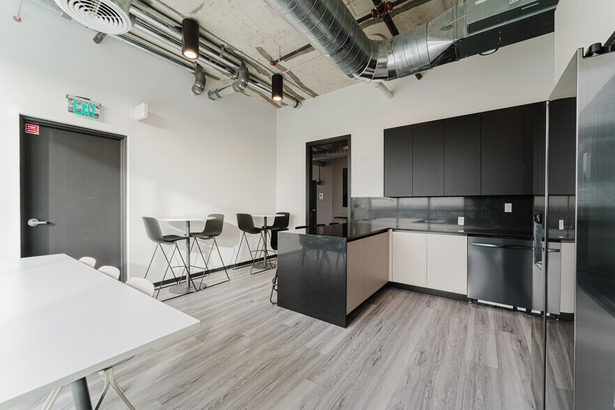 More Photos Of 420 SW 7th St, Miami Office For Lease