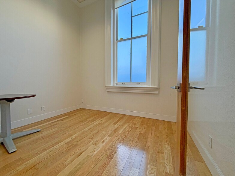 More Photos Of 925 De La Vina St, Santa Barbara Office For Lease