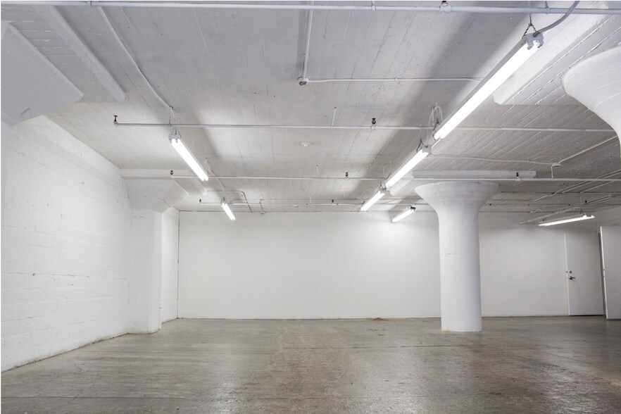 More Photos Of 1114 S Los Angeles St, Los Angeles Warehouse For Sale