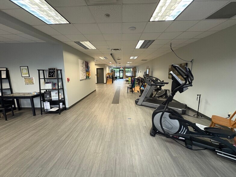 More Photos Of 1624 Westgate Cir, Brentwood Medical For Lease