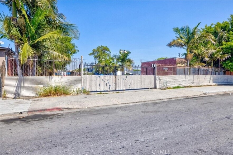 More Photos Of 1437 E 61st St, Los Angeles Land For Sale