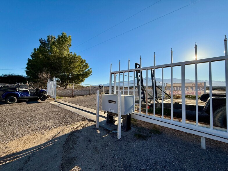 More Photos Of 4744 W US Highway 70, Thatcher Specialty For Sale