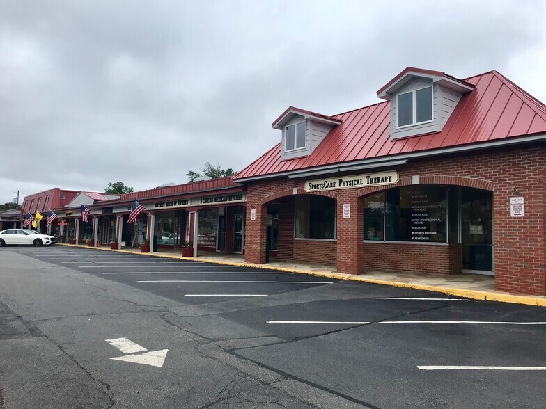 More Photos Of 637-651 Wyckoff Ave, Wyckoff General Retail For Lease