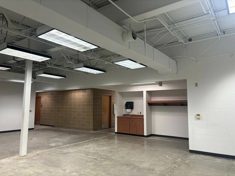 More Photos Of 621 W Russell St, Sioux Falls Office For Lease