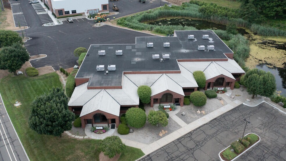 More Photos Of 3-9 Park Lawn Dr, Bethel Research And Development For Lease