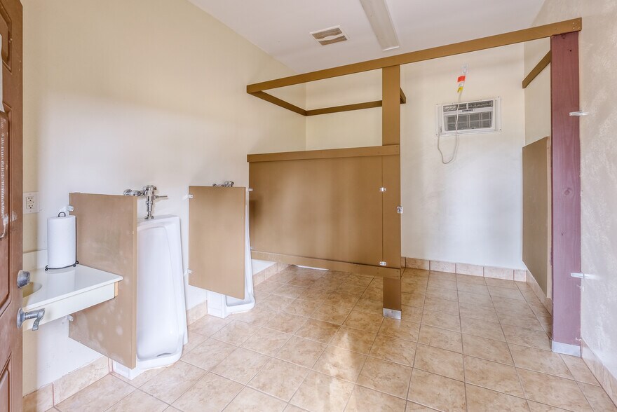 More Photos Of 163 Old Buncombe Rd, Union Specialty For Sale