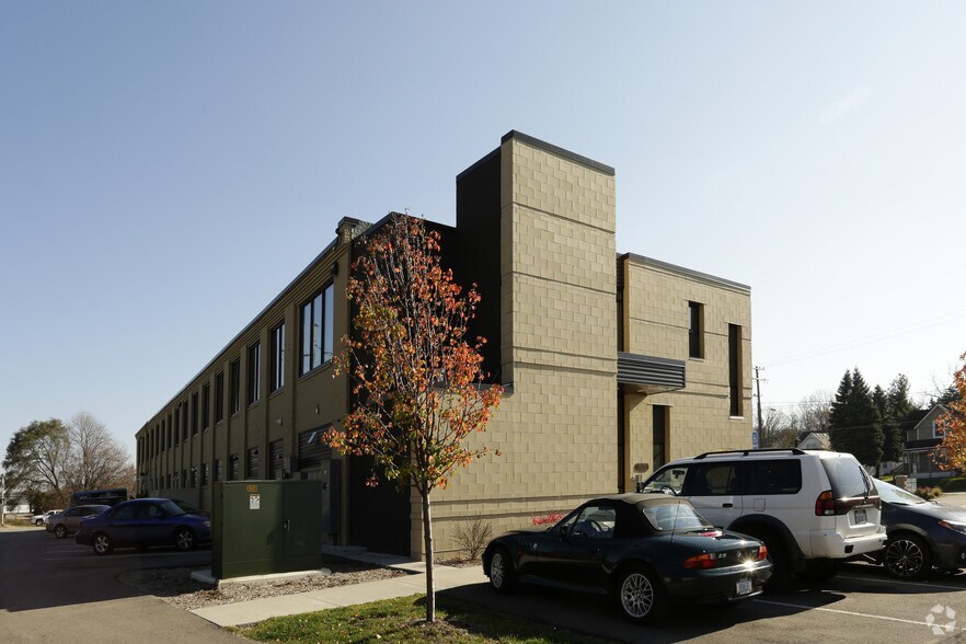 More Photos Of 855 Michigan St NE, Grand Rapids Apartments For Lease