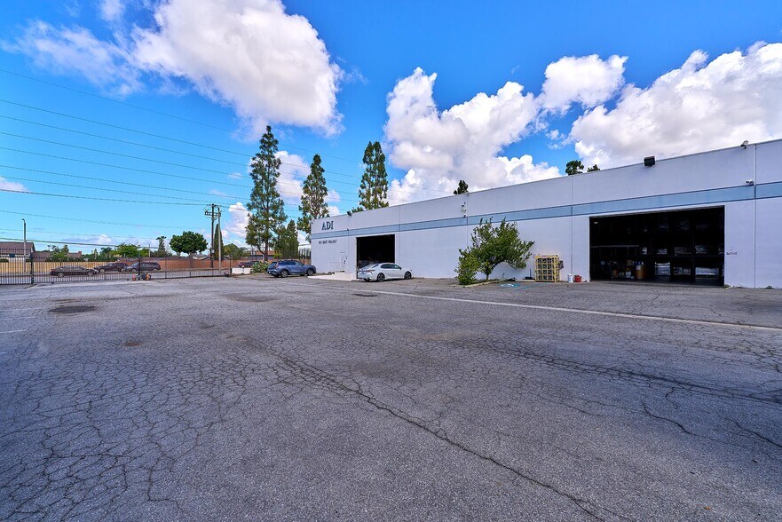 More Photos Of 614 E Walnut St, Carson Warehouse For Sale