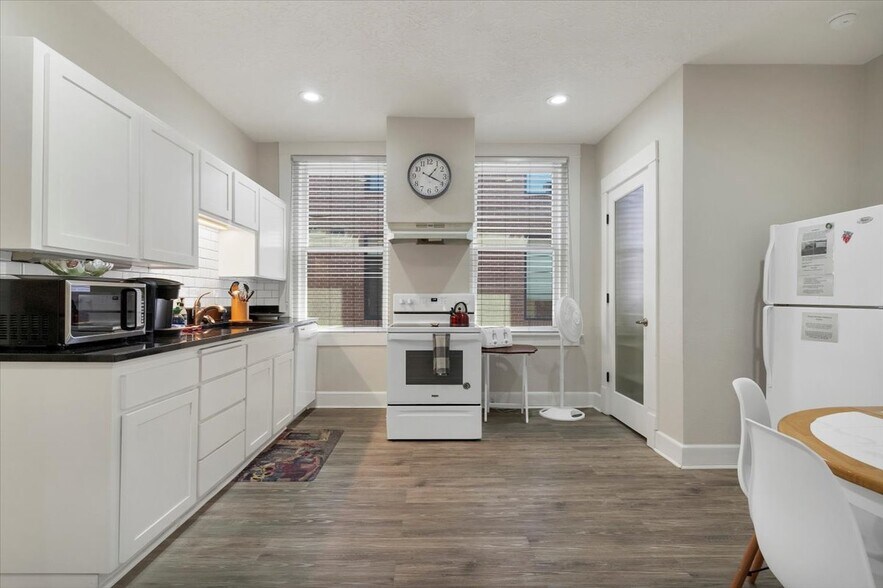 More Photos Of 246 State St, Salem Storefront Retail Residential For Sale