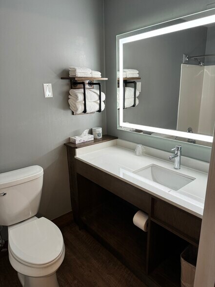 More Photos Of 10290 Highway 27 S, Hayward Hotel For Sale
