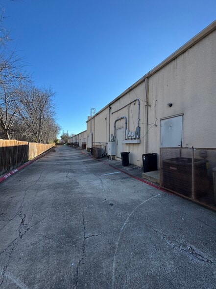 More Photos Of 7010 American Way, Dallas General Retail For Sale