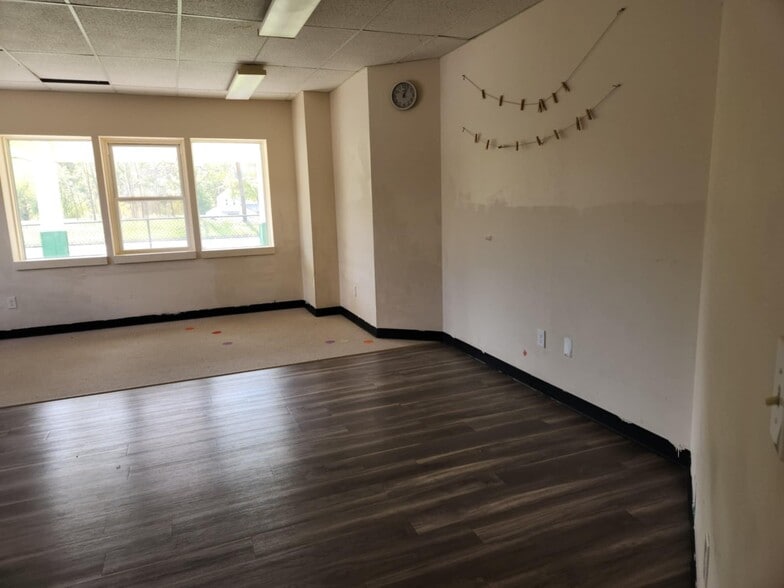 More Photos Of 2827 Cold Springs Rd, Baldwinsville Daycare Center For Sale