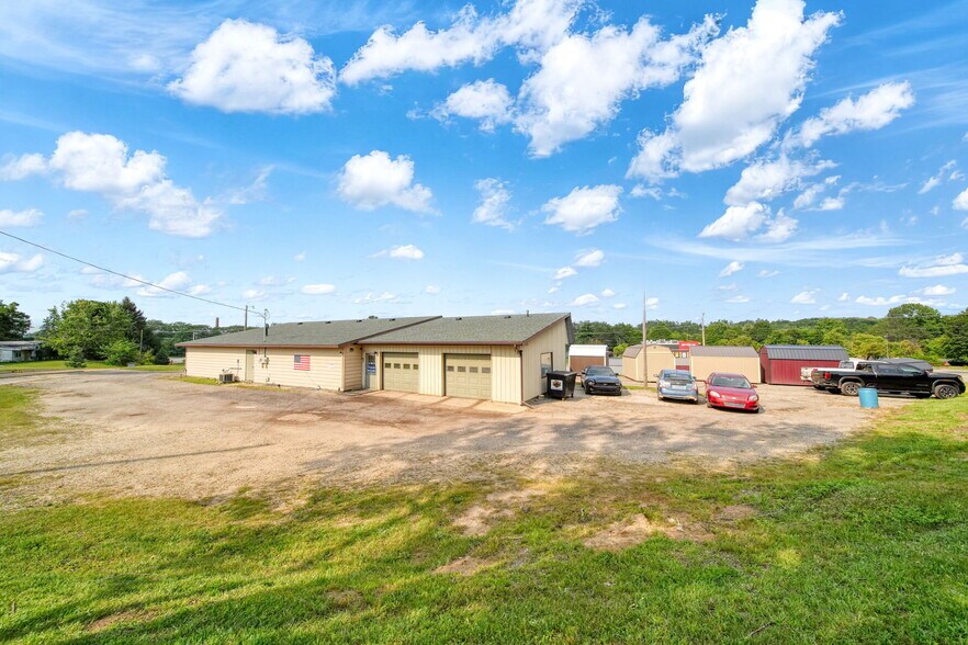 More Photos Of 2768 W Carleton Rd, Hillsdale Specialty For Sale
