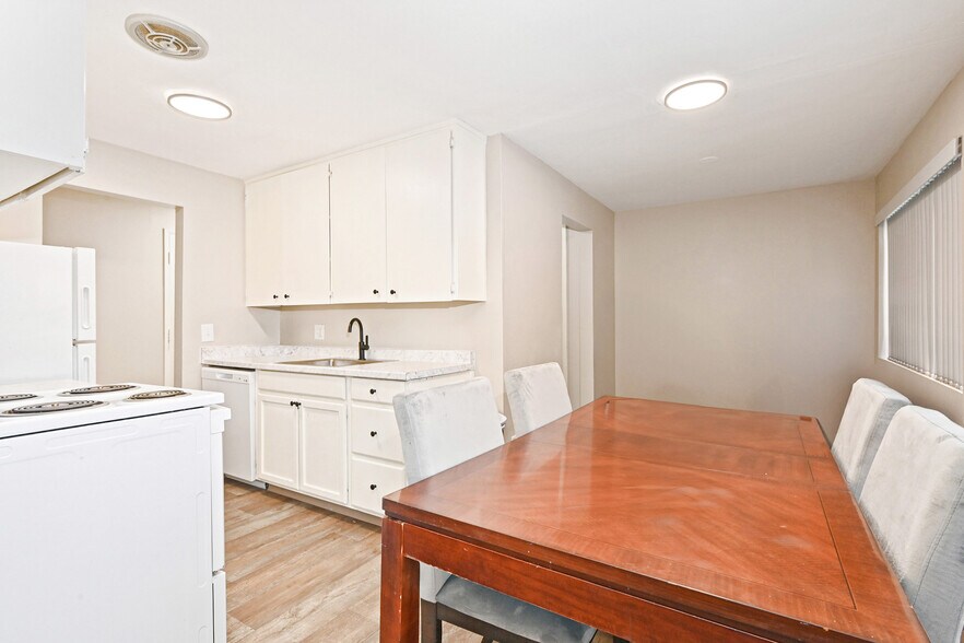 More Photos Of 8708 Rainier Ave S, Seattle Apartments For Sale