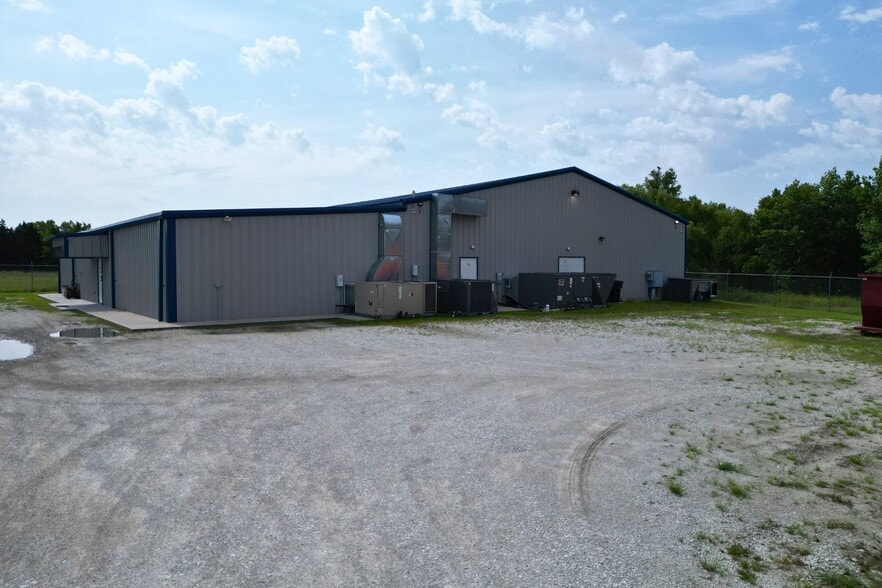 More Photos Of 12770 County Road 3580, Ada Sports And Entertainment For Sale