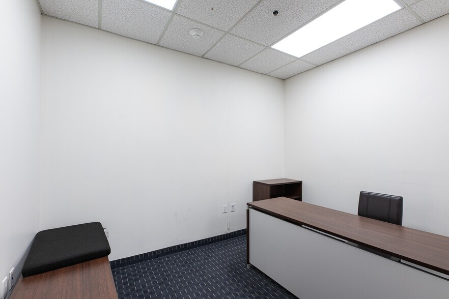 More Photos Of 1 Alpine Ct, Chestnut Ridge Warehouse For Lease