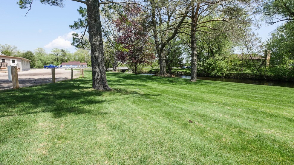 More Photos Of 141 County Road Kk, Amherst General Retail For Sale