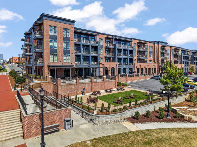 More Photos Of 201 N Church St, Mooresville Apartments For Sale