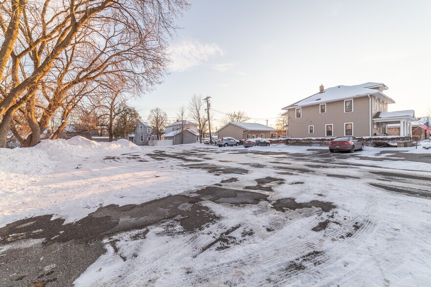 More Photos Of 605 Scott St, Wausau Office For Sale