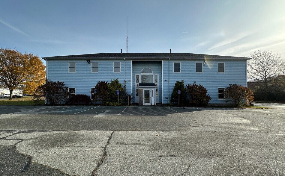 More Photos Of 16 Jan Sebastian Dr, Sandwich Office For Sale