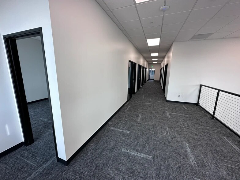 More Photos Of 15205 SW Arrow St, Sherwood Manufacturing For Lease