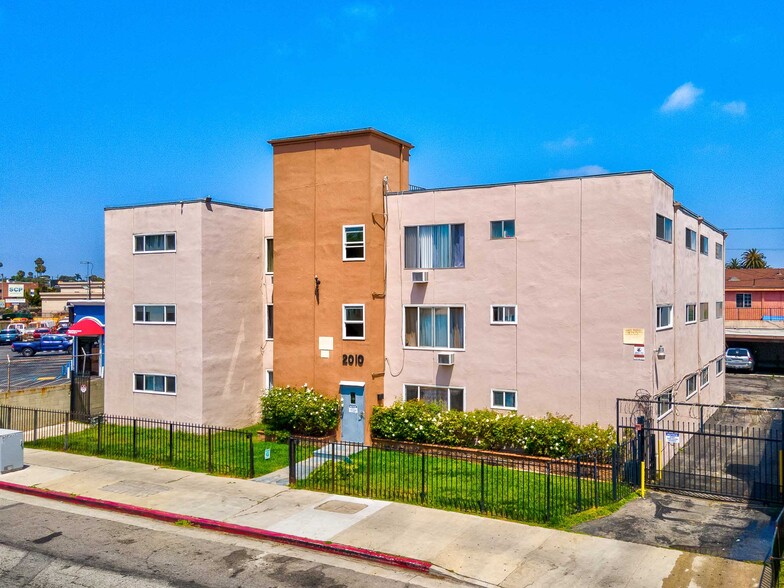 Primary Photo Of 2010 Hauser Blvd, Los Angeles Apartments For Sale