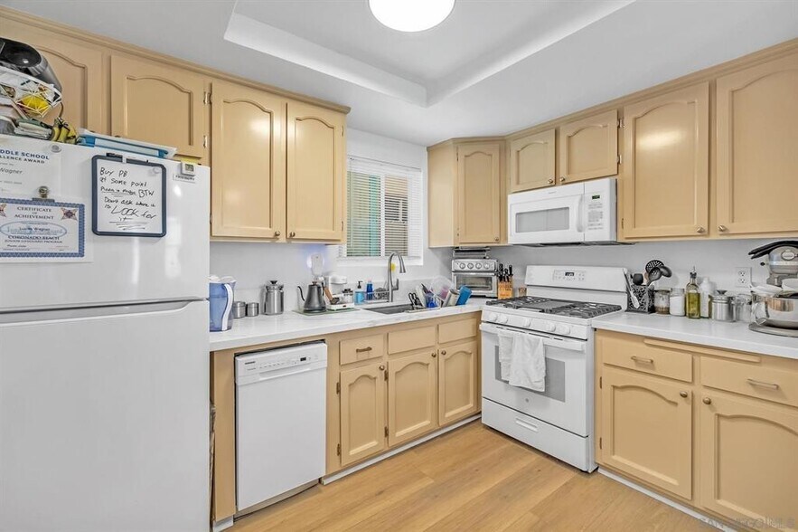 More Photos Of 248 Orange Ave, Coronado Multifamily For Sale