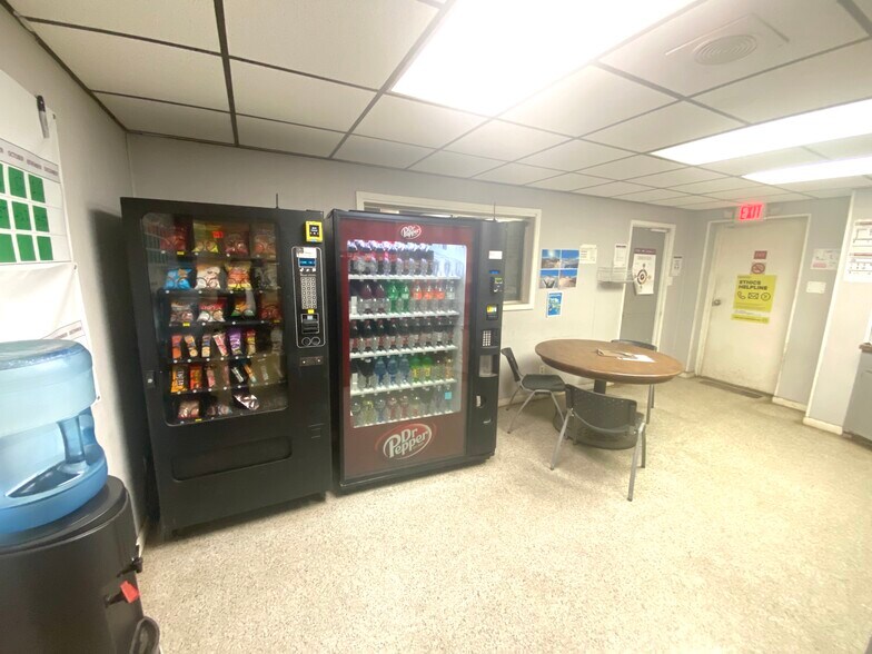 More Photos Of 191 Fontana Rd, Monroe Warehouse For Lease