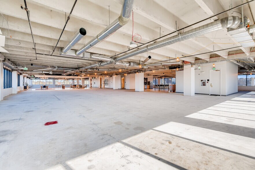 More Photos Of 3151 S Vaughn Way, Aurora Office For Lease