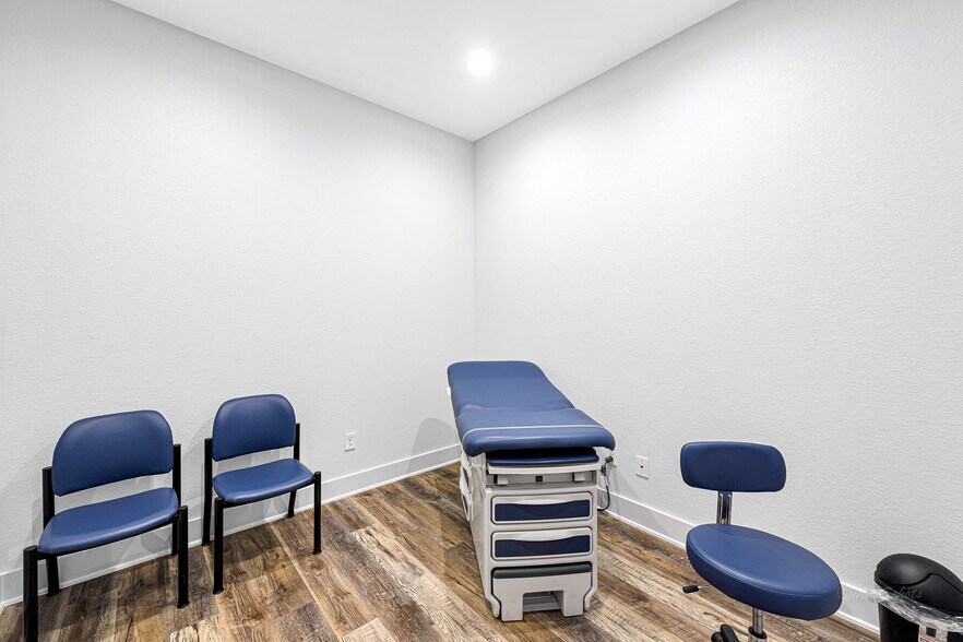 More Photos Of 225 Bella Katy Dr, Katy Medical For Sale