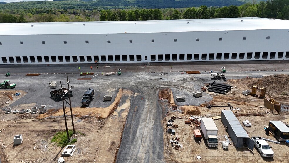 More Photos Of 120 Manunka Chunk Road, Belvidere Distribution For Lease