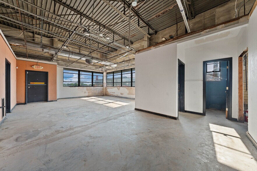 More Photos Of 4520 Fort Ave, Waco Warehouse For Sale