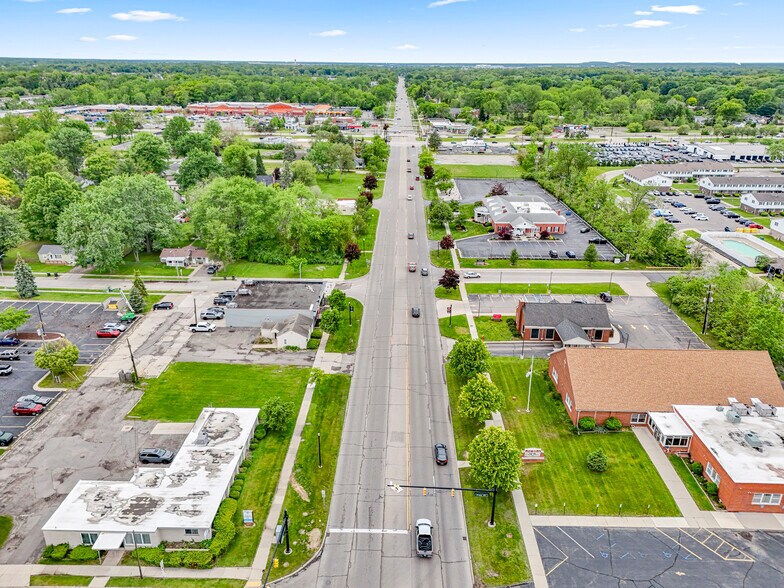 More Photos Of 23700 Goddard Rd, Taylor Bank For Lease