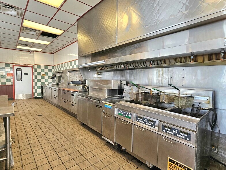 More Photos Of 855 W Cook St, Manteno Restaurant For Sale