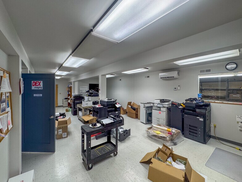 More Photos Of 601 9th St S, Great Falls Showroom For Sale