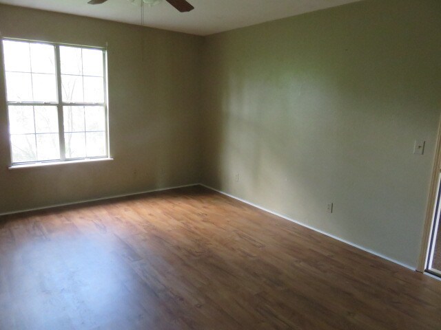 More Photos Of 18-20 E Main St, Altus Apartments For Sale